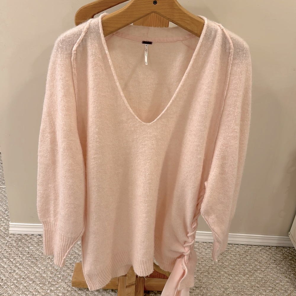 New Free People Be Mine Pink Alpaca Sweater Size Med tie side - Picture 2 of 11
